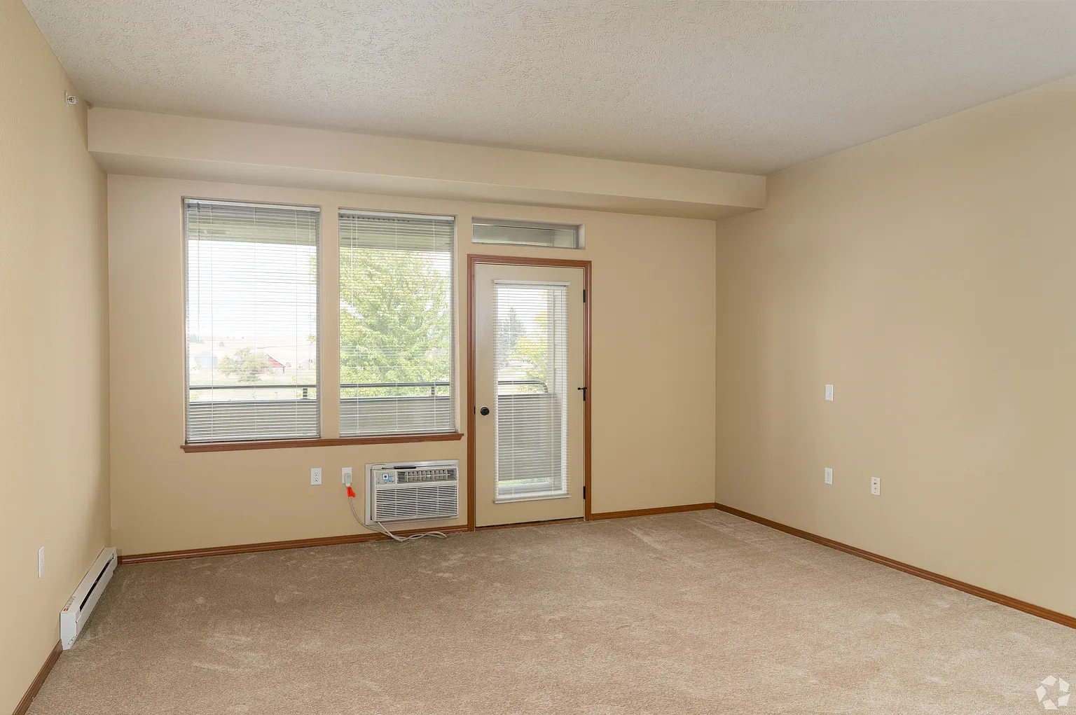 Eagle Point Apartments – photo 1