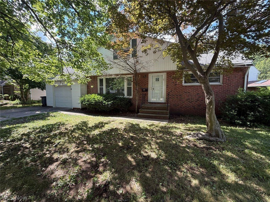 24113 E Silsby Rd – photo 1