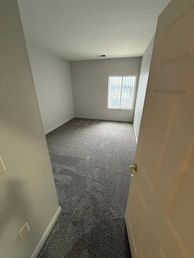 Uptown Brass Apartments – photo 1