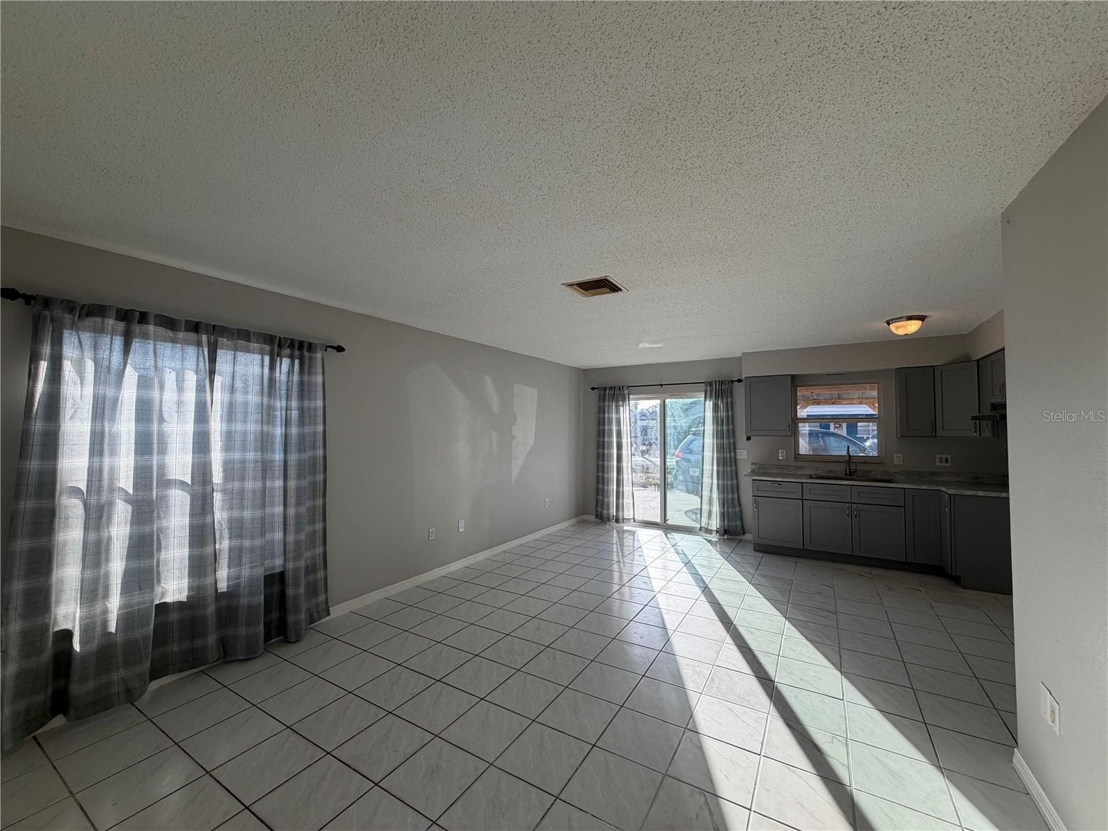 5219 31st St Ct E – photo 4