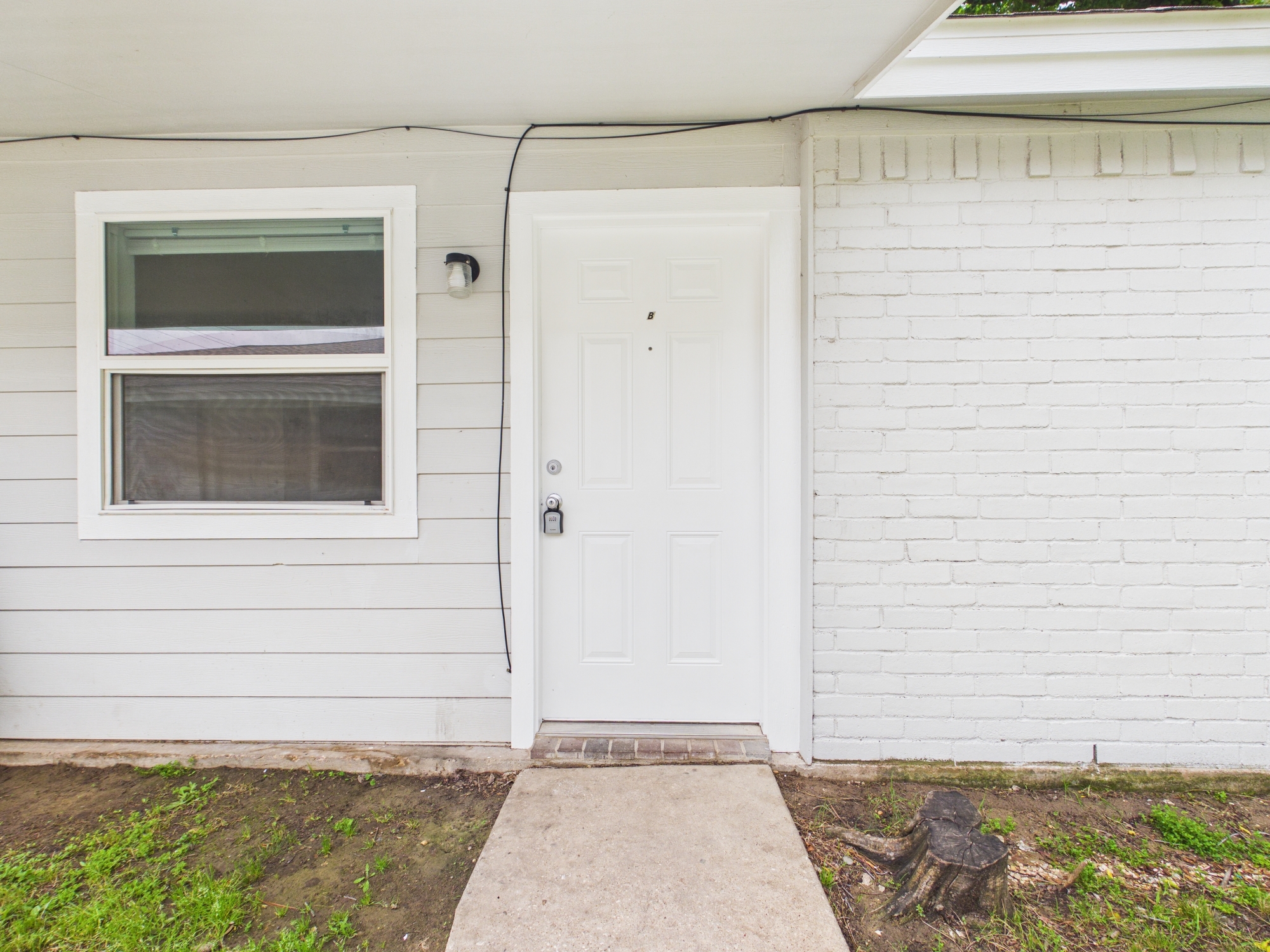 1906 Finfeather Rd – photo 2