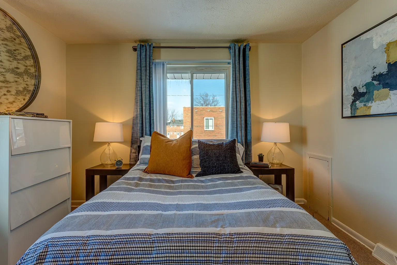 Euclid Apartments – photo 5