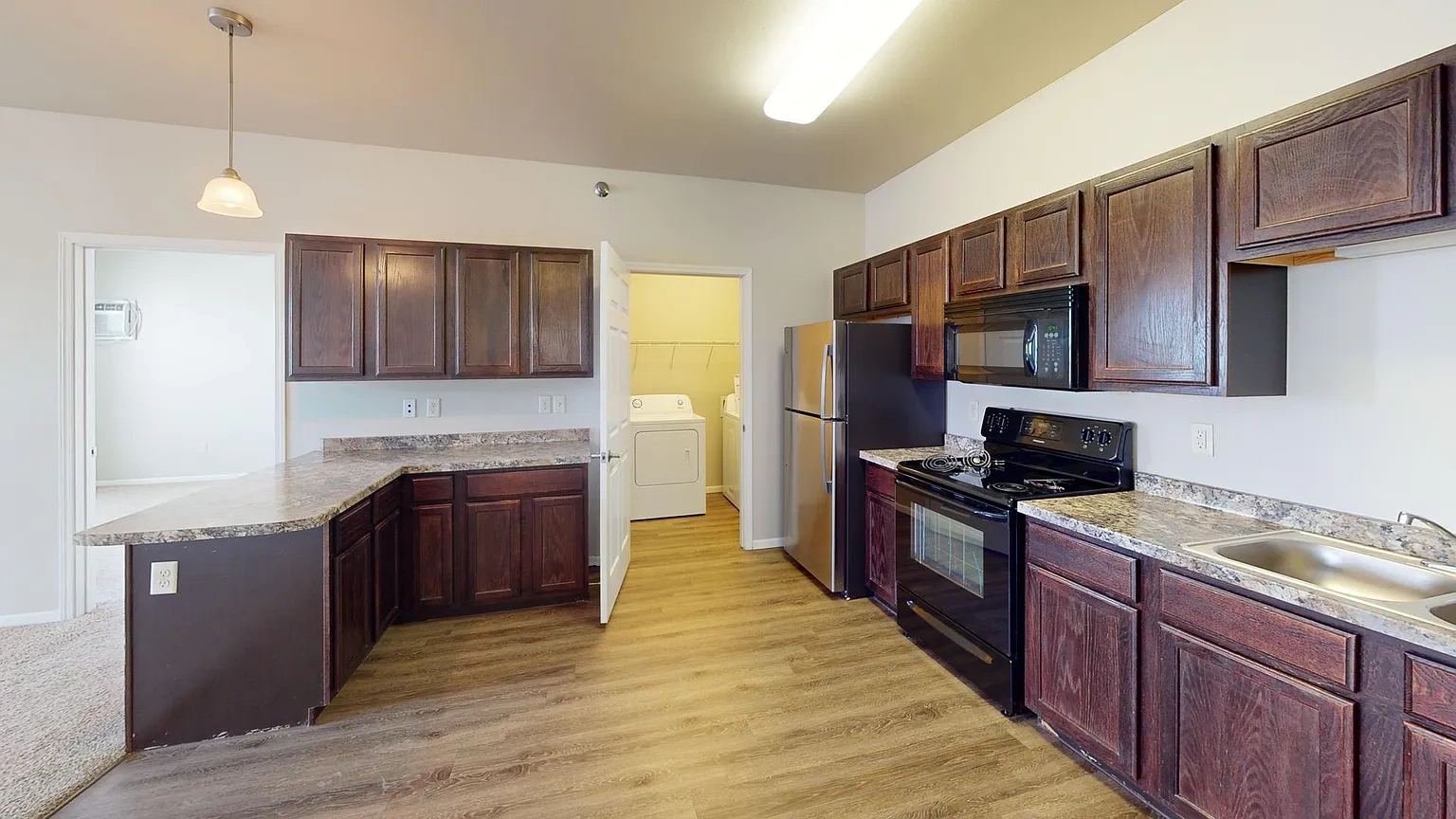Burlington Apartments – photo 4