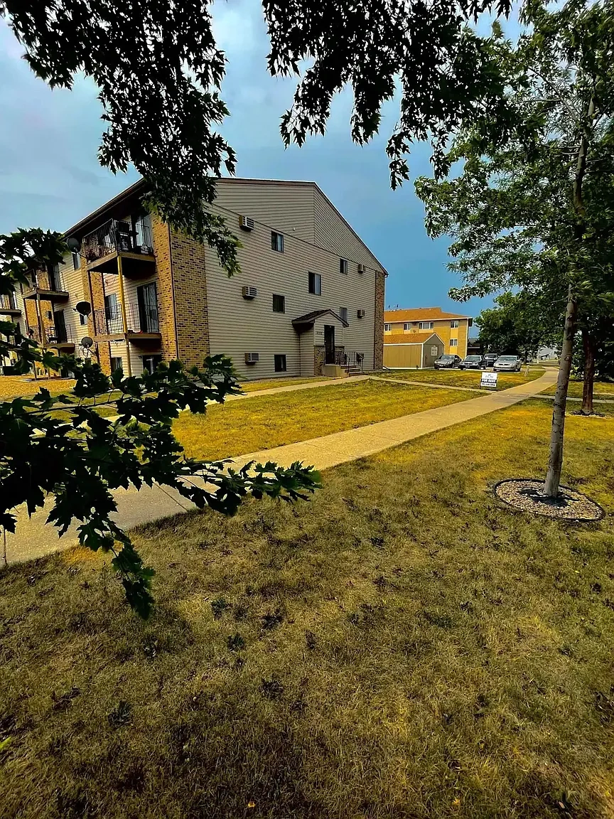 Ninth Circle Apartments – photo 1