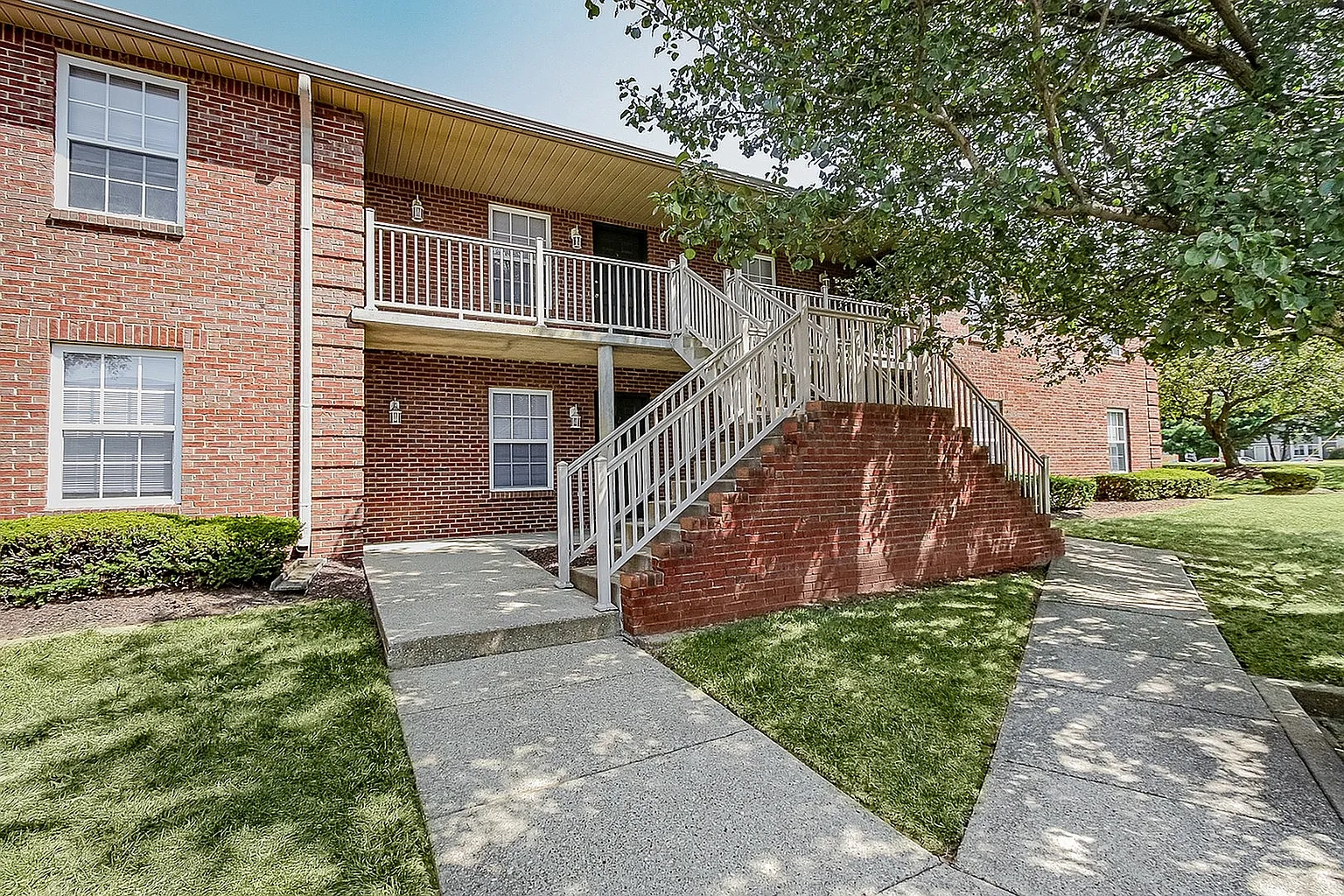 Lyndon Crossings Apartments – photo 2