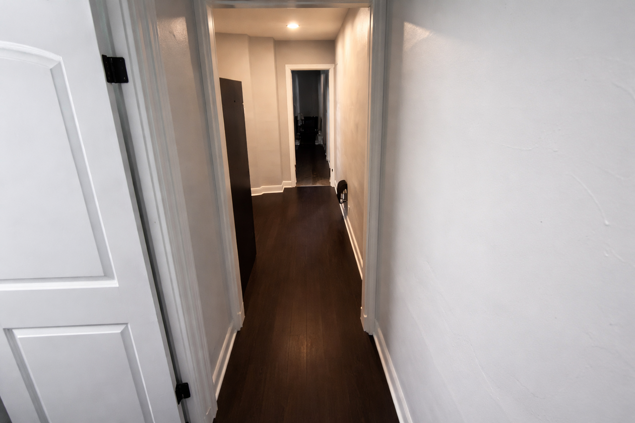818 Broad St – photo 3
