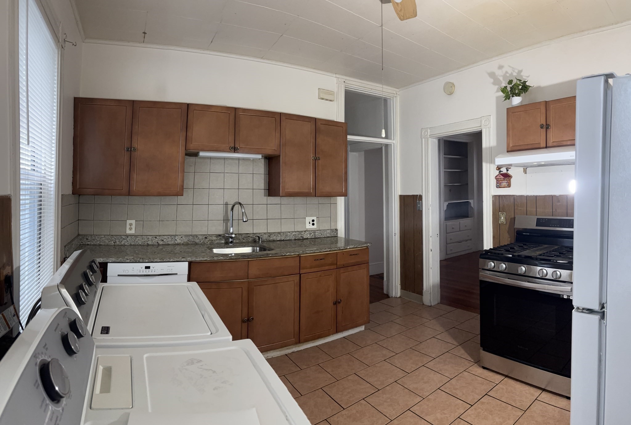 427 Winthrop St unit 1 – photo 3
