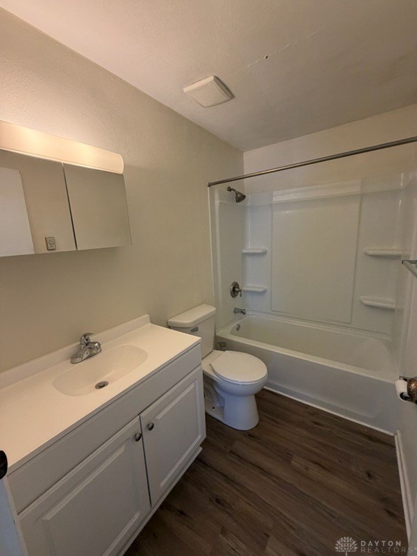 338 Grove St – photo 2