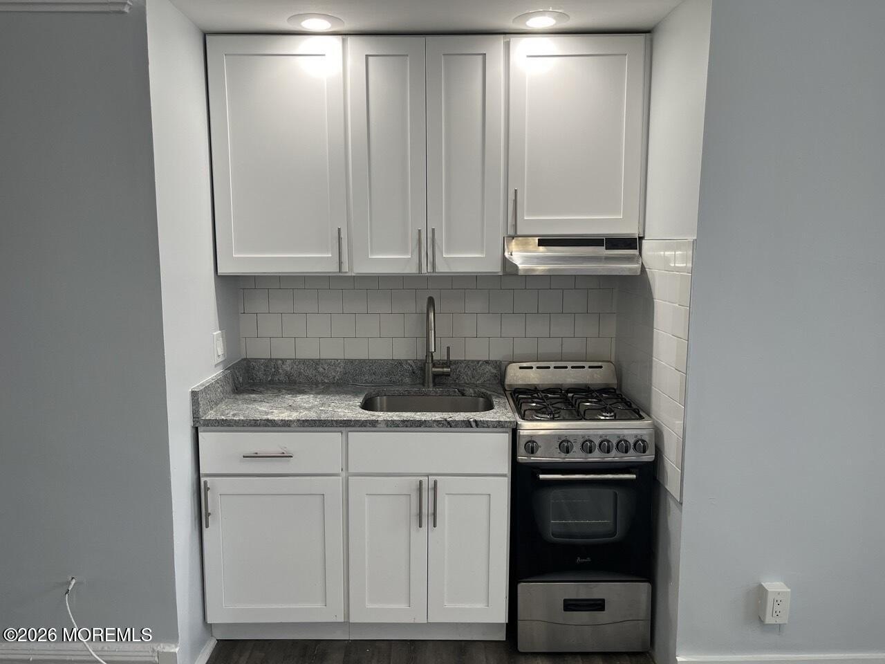 201 Lareine Ave #208 – photo 3