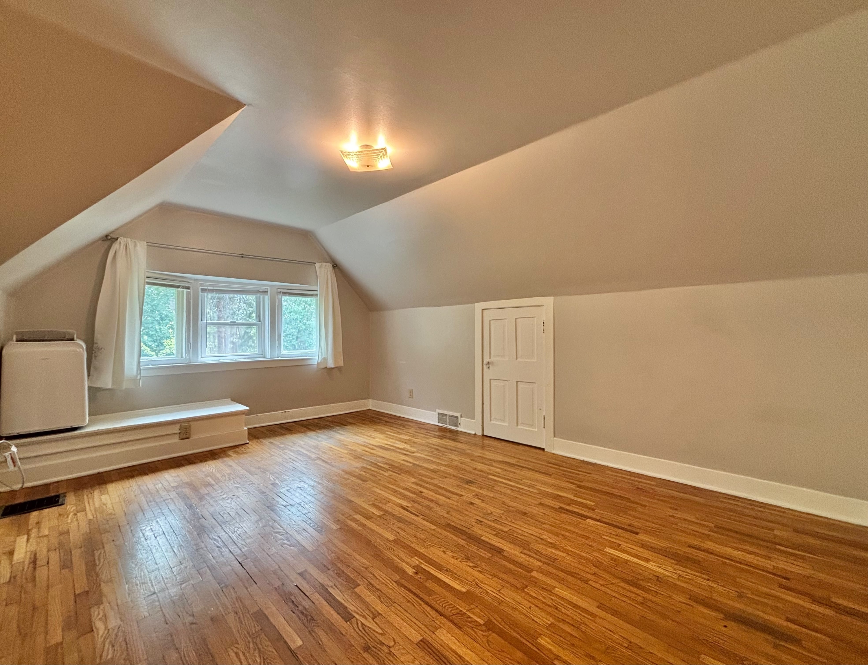 176 S Chestnut St – photo 5