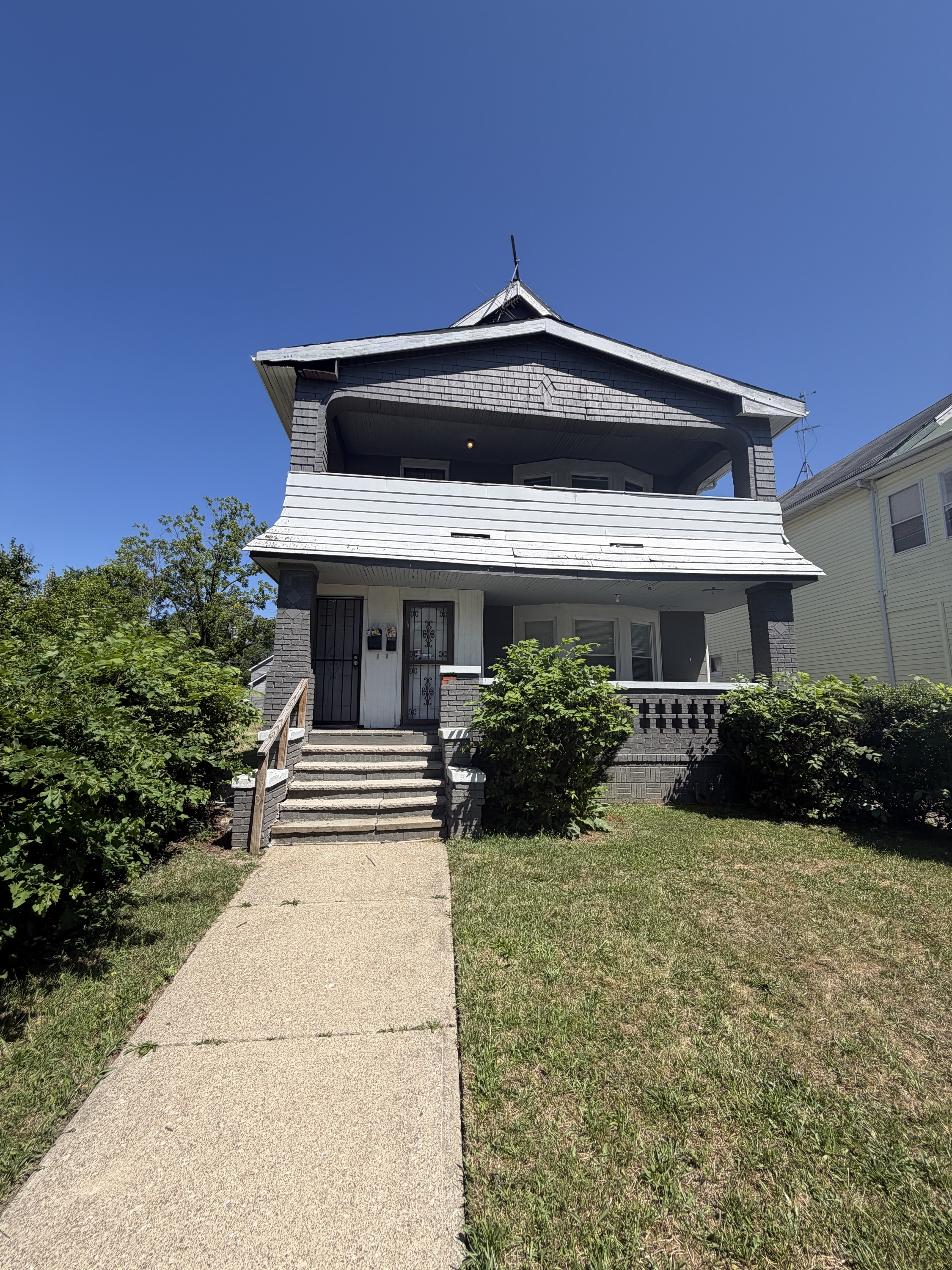 3349 E 125th St – photo 1