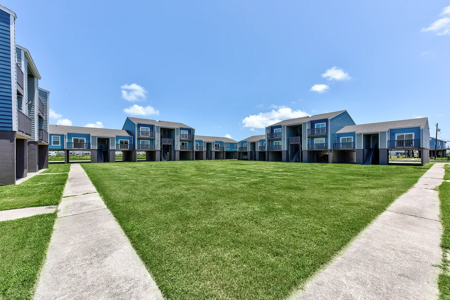 Bay Shore Apartments – photo 2