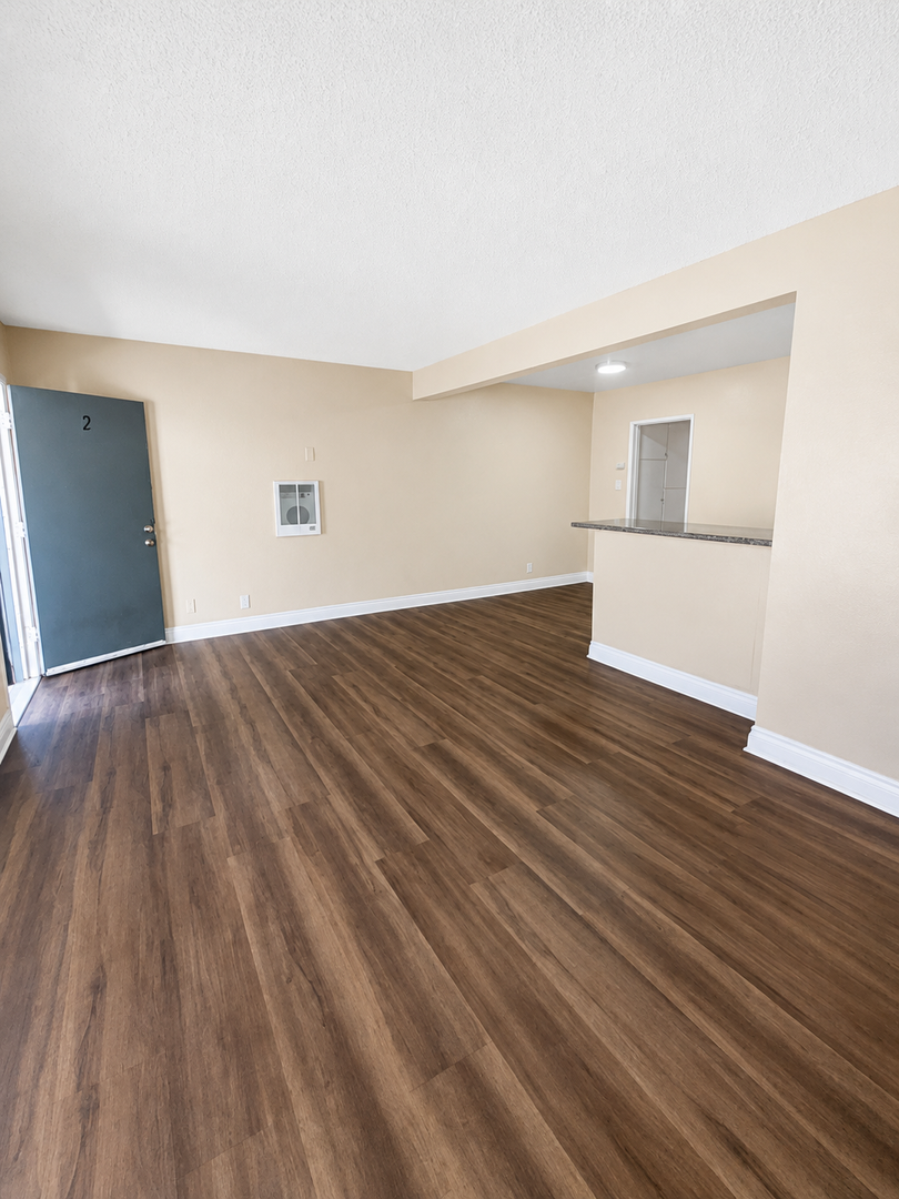 1130 Orizaba Ave unit 2 – photo 3