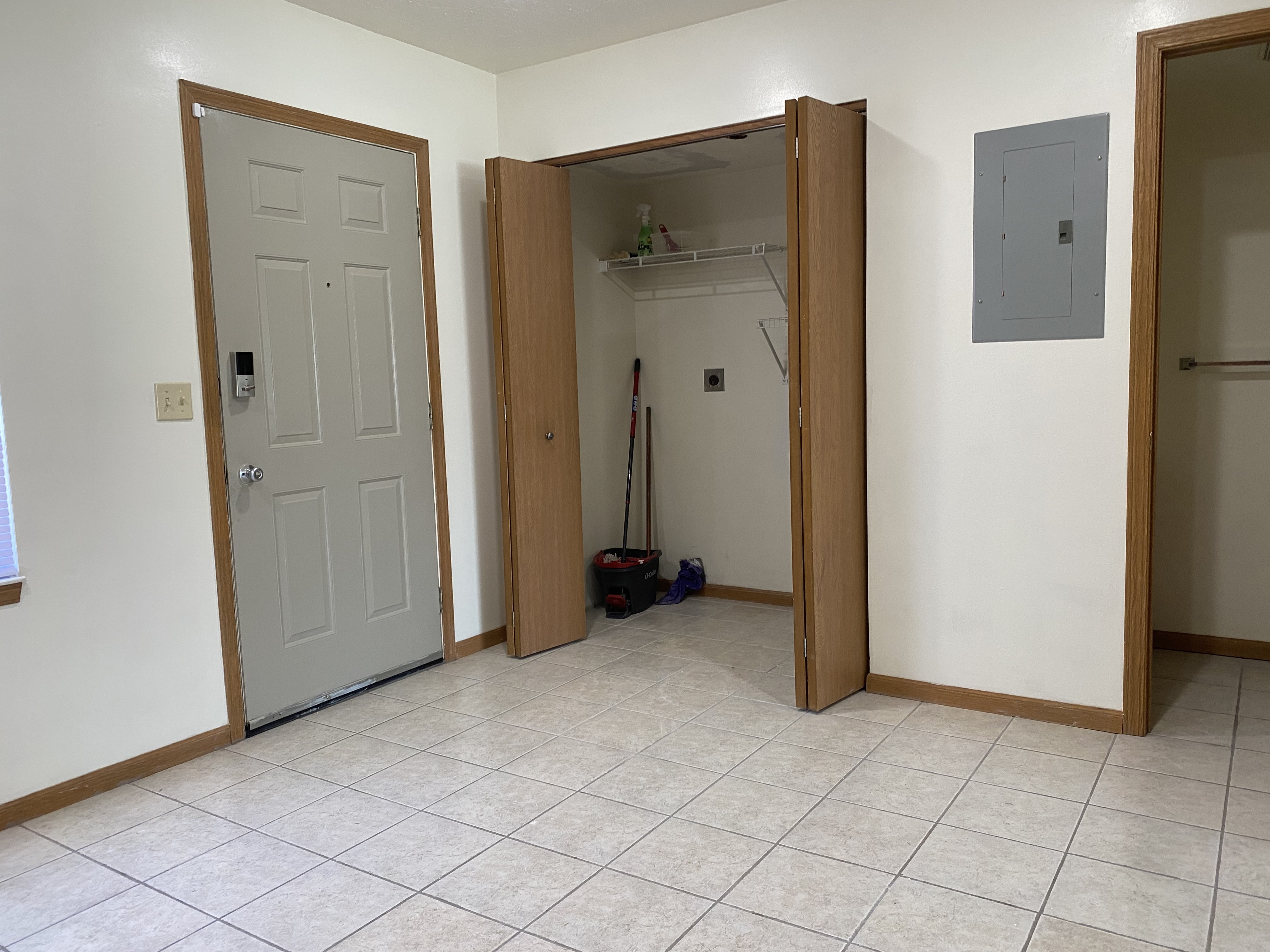 1016 Eleanor Ave unit 1016 – photo 4