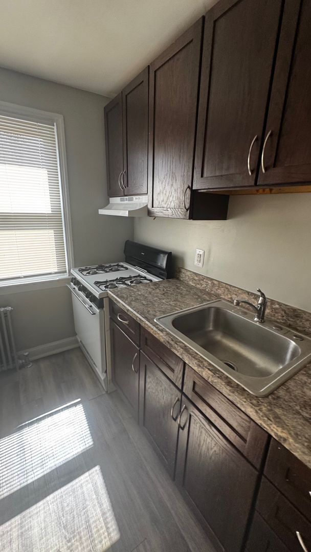 317 Anacostia Rd SE unit 2 – photo 2