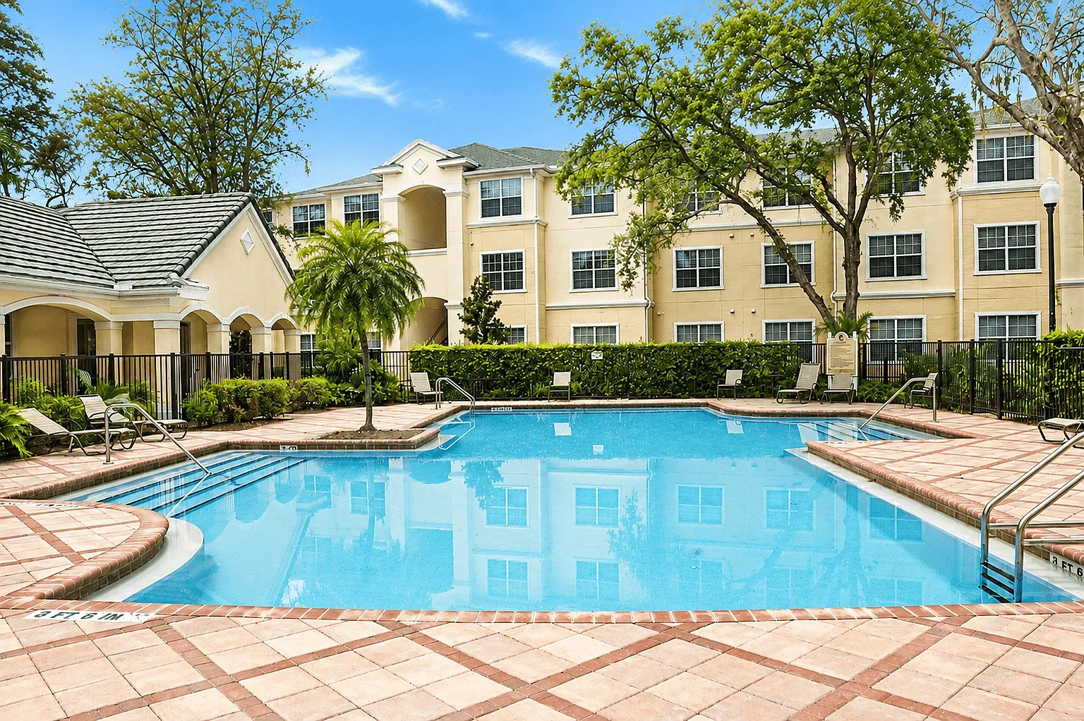 Lake Kathy Apartments – photo 2