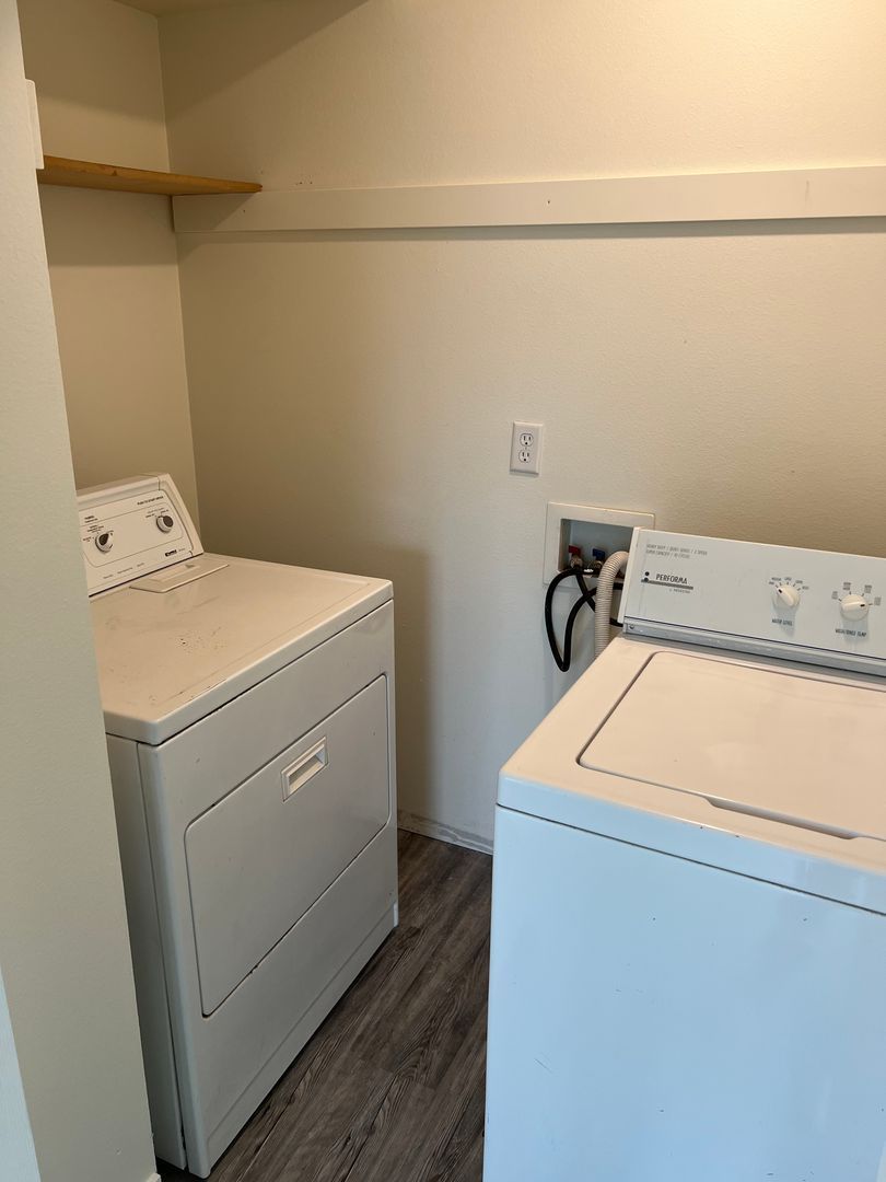 803 E Mission Ave unit Unit 803 1/2 – photo 3
