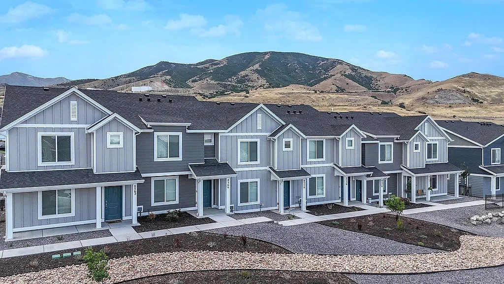 Little Valley Luxury Townhomes – photo 3