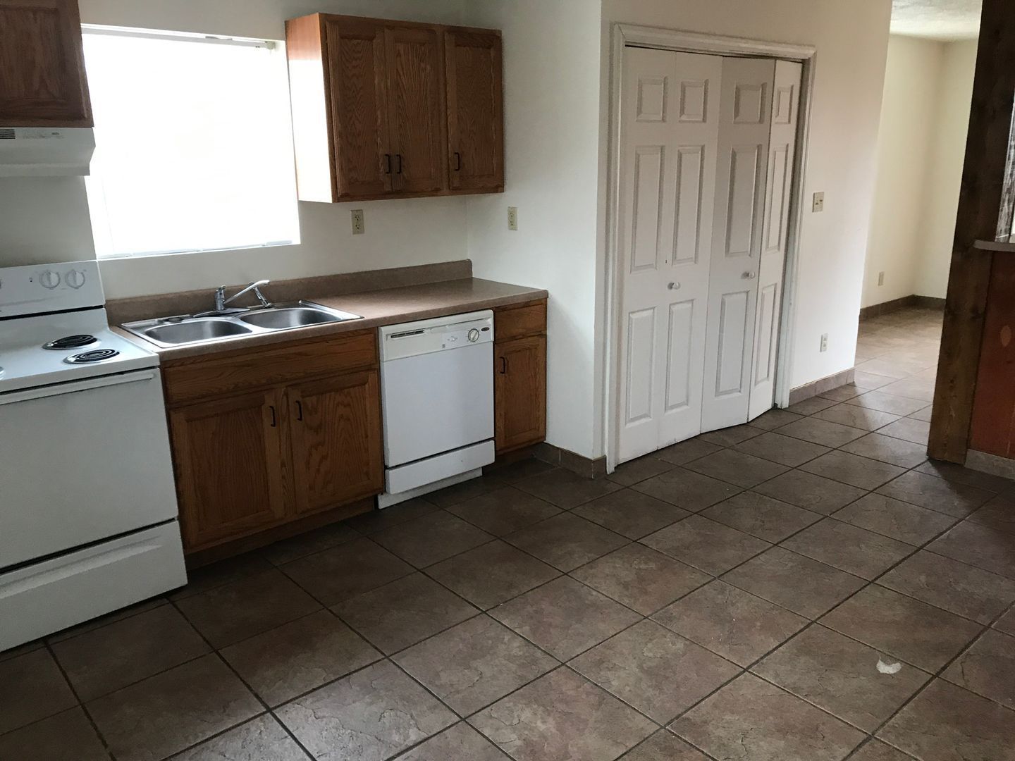 401 W College St unit 2 – photo 4