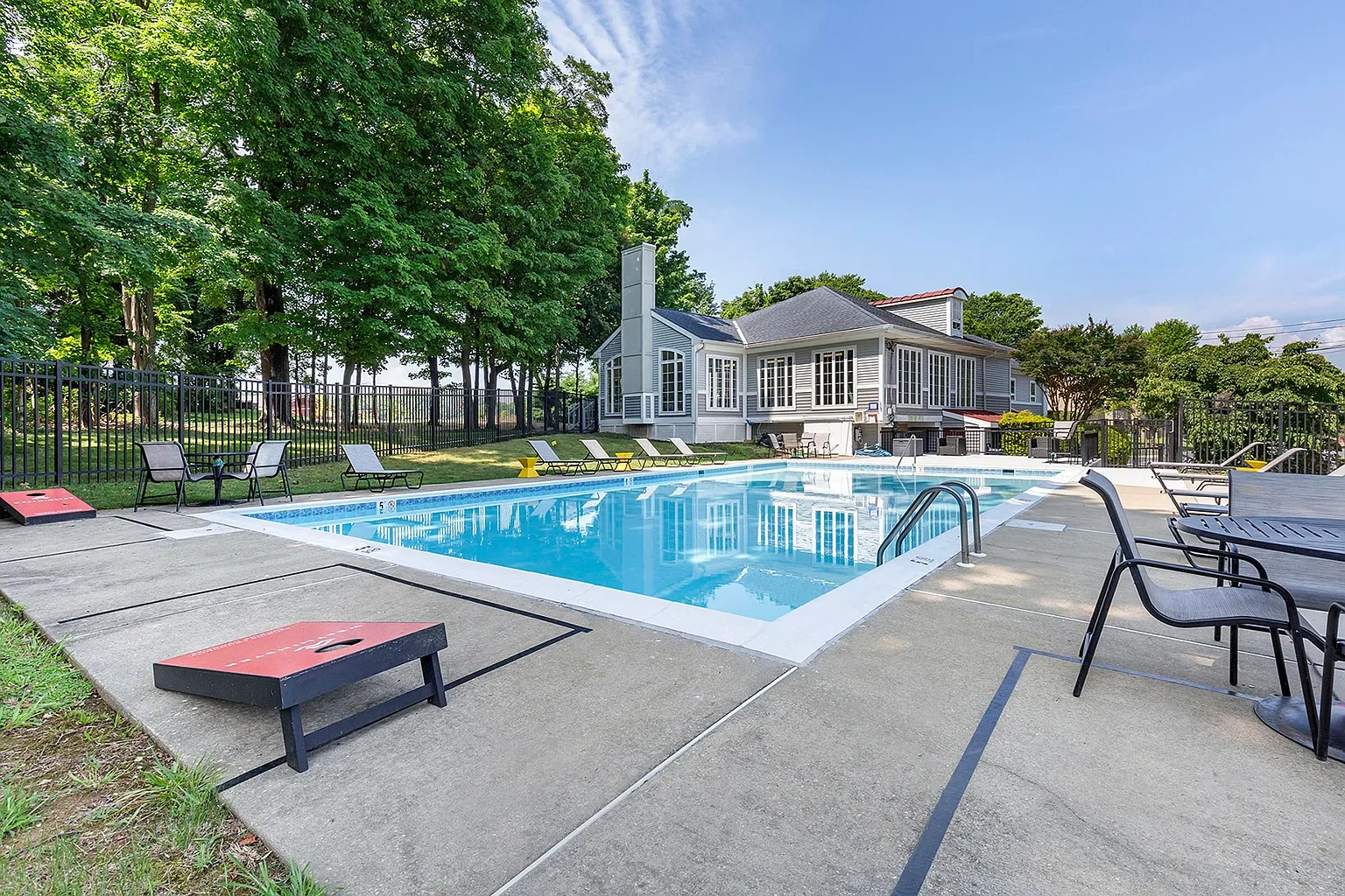 Annapolis Roads Apartments – photo 2