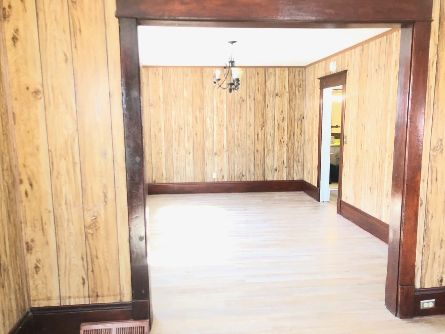 1603 S Center St – photo 2