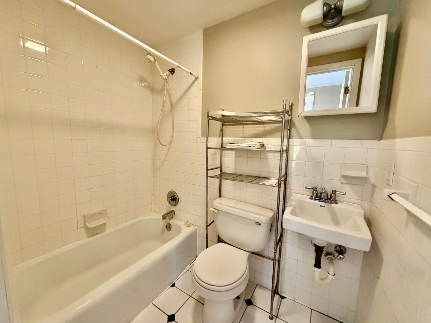 316 E Locust St unit Unit 3 – photo 5