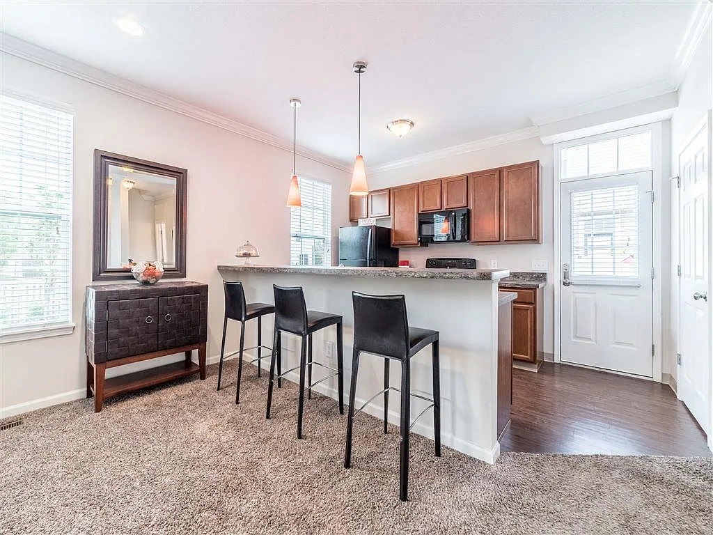 Hilliard Place – photo 1