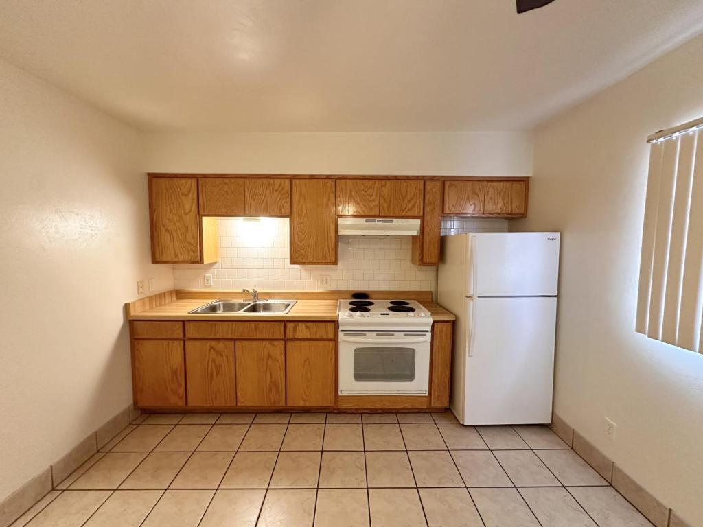 326 W 17th Pl unit 2 – photo 4