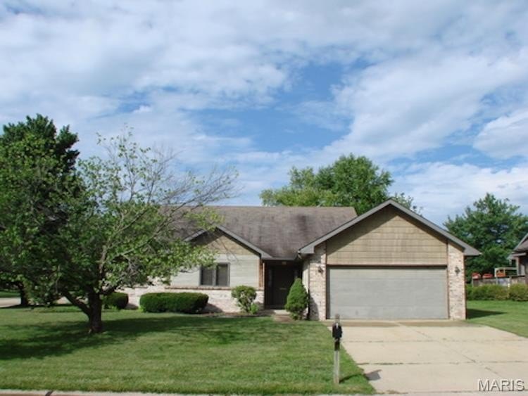 301 Brian Dr – photo 1
