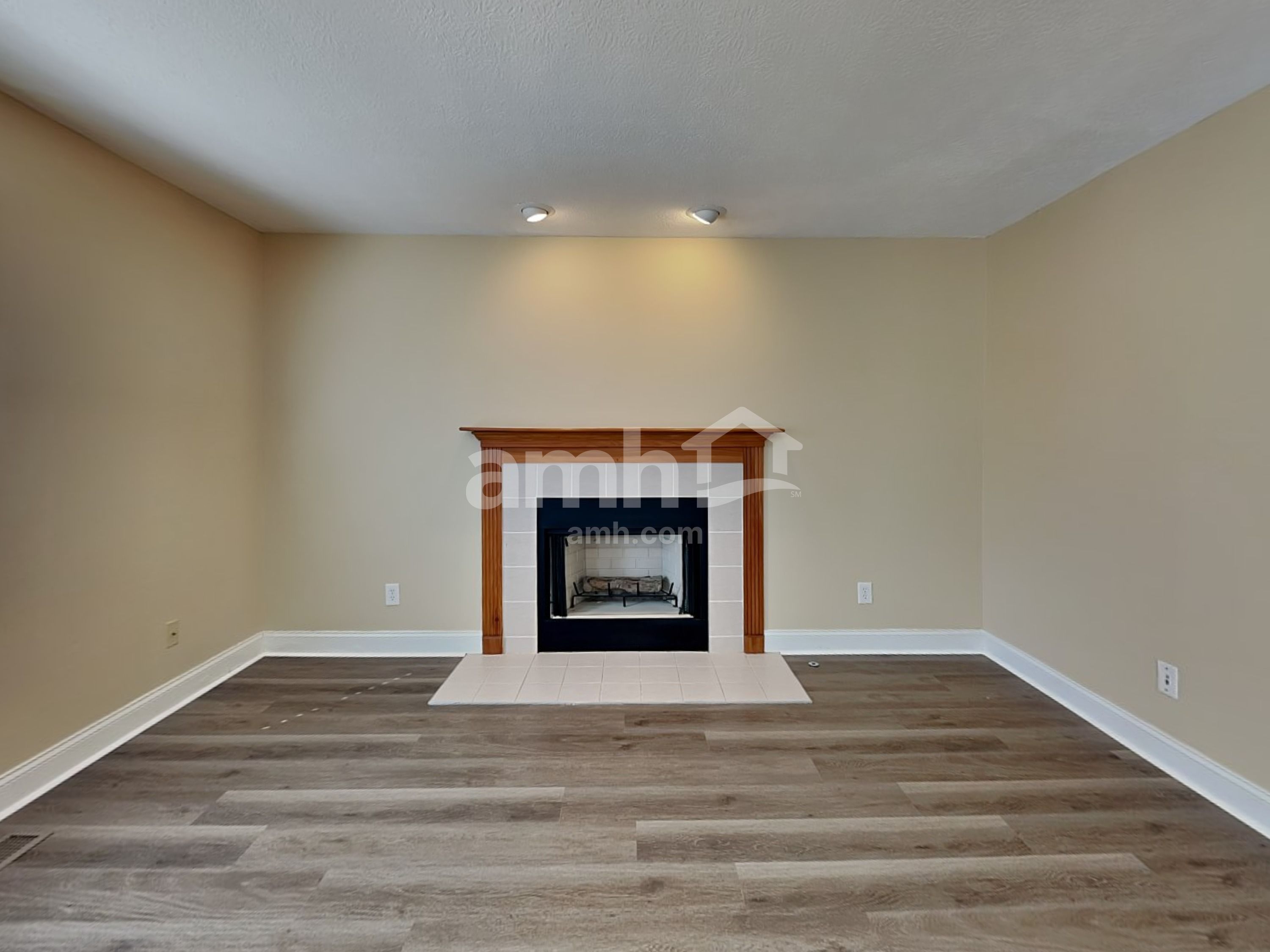 516 Longview St – photo 5