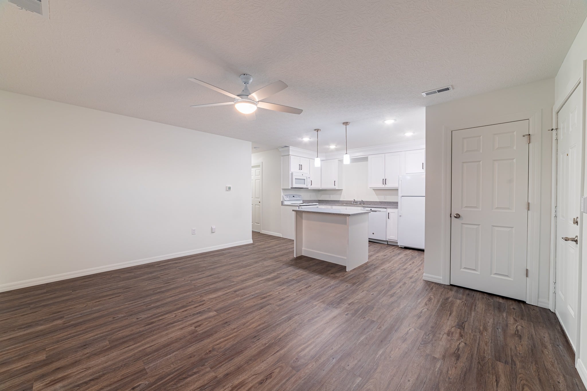 6208 Commerce Dr unit 208 – photo 3