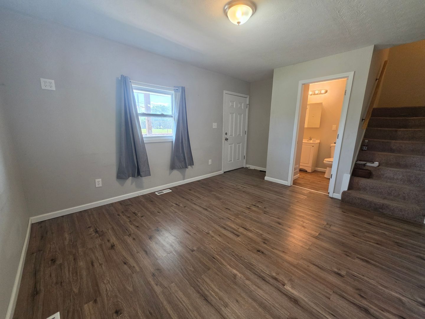 454 Kling St unit Bedroom 1 – photo 5