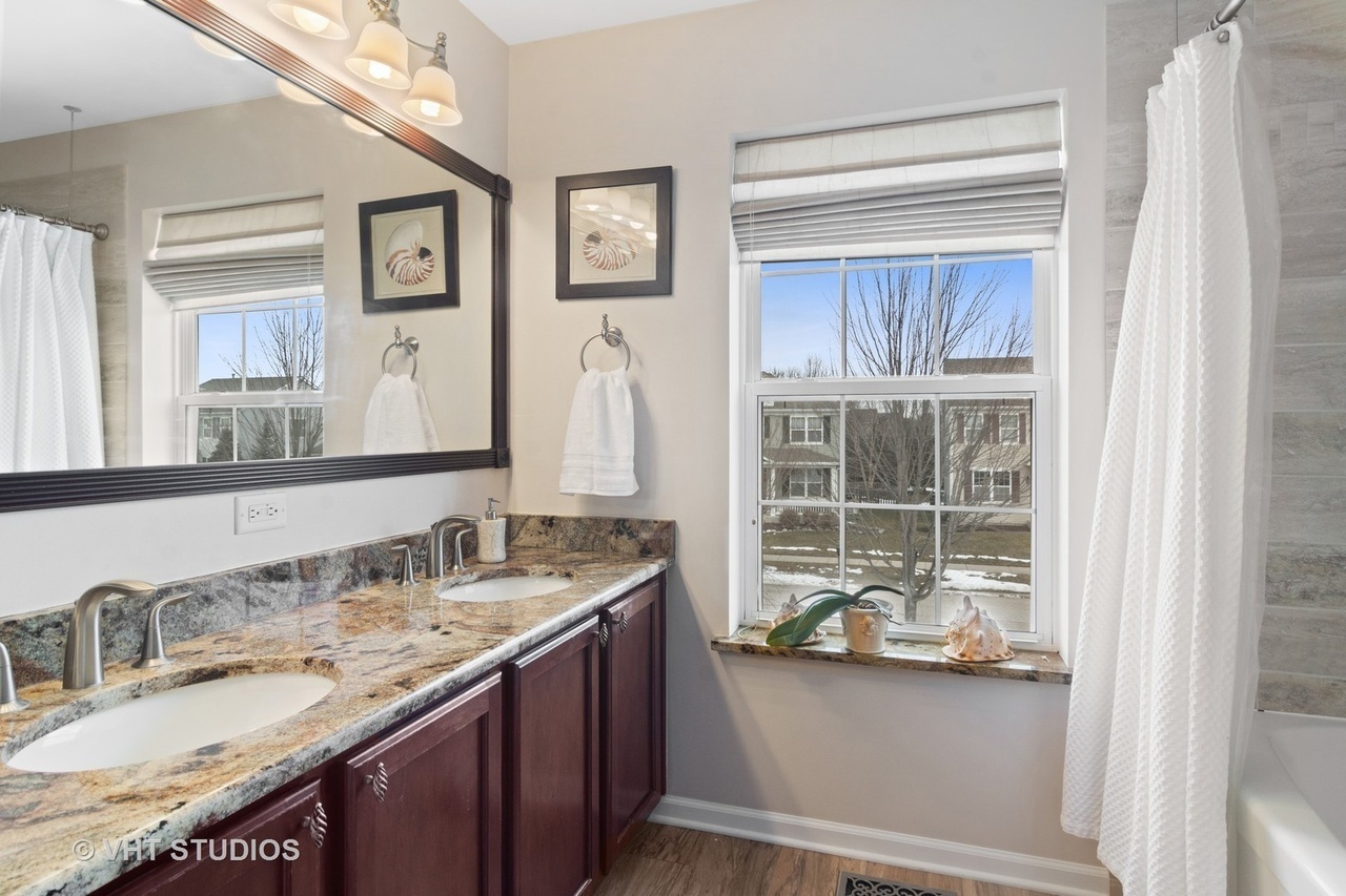 2612 Portage Ave – photo 2