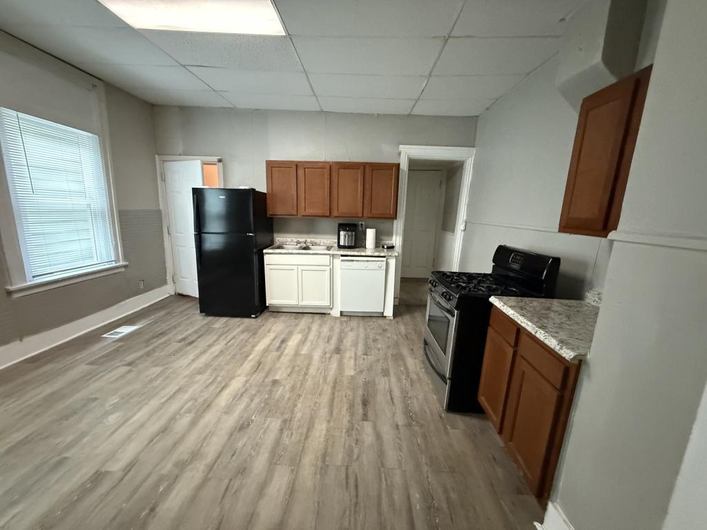 7 W Hollister St – photo 2