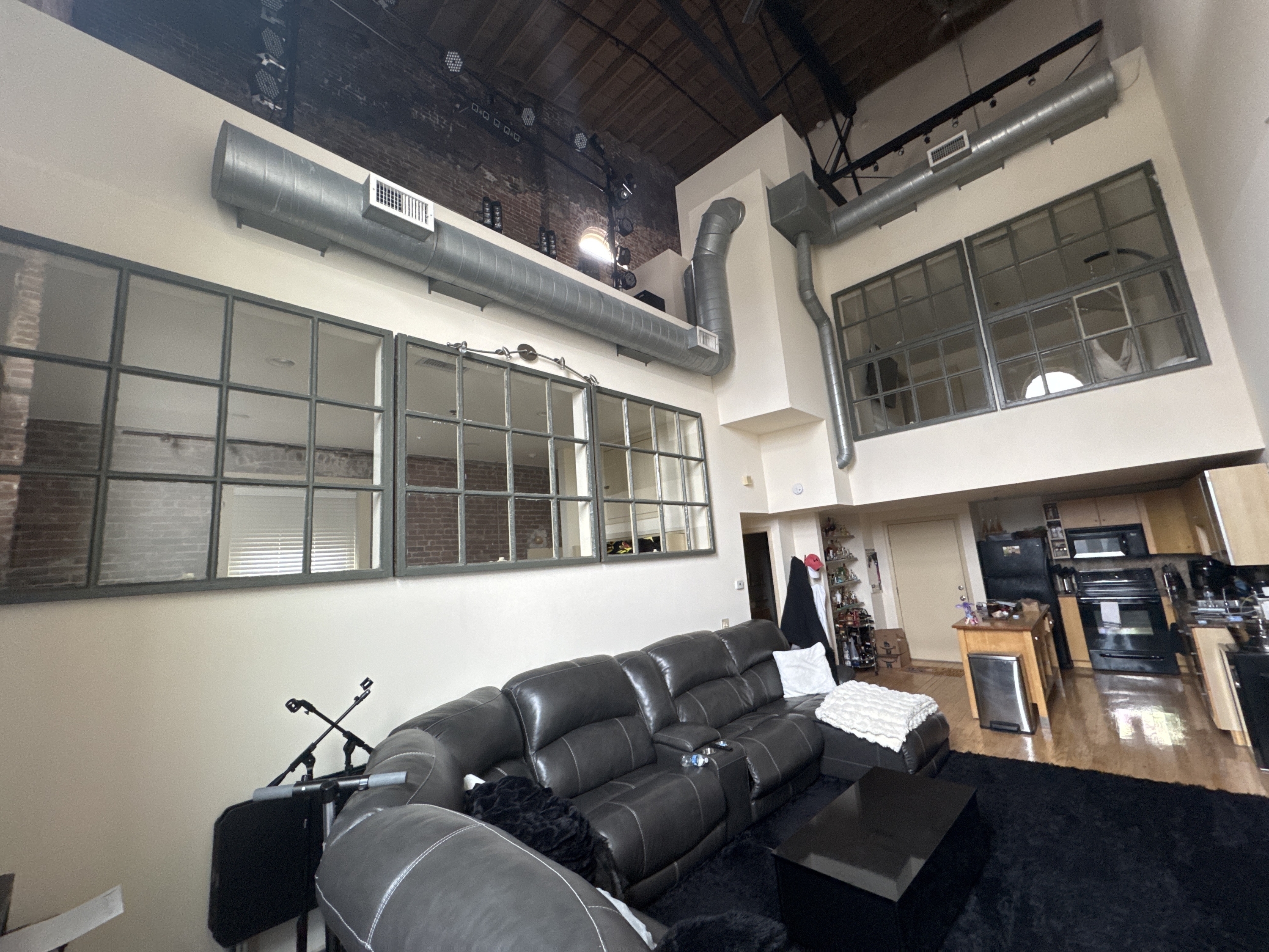 900 Allen Ave – photo 2