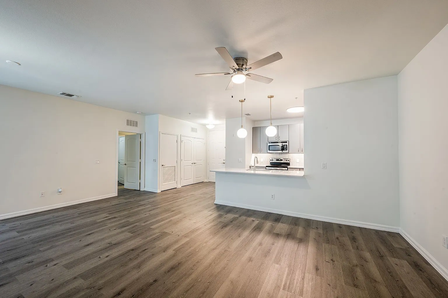 Mosaic Westshore Apartments – photo 1