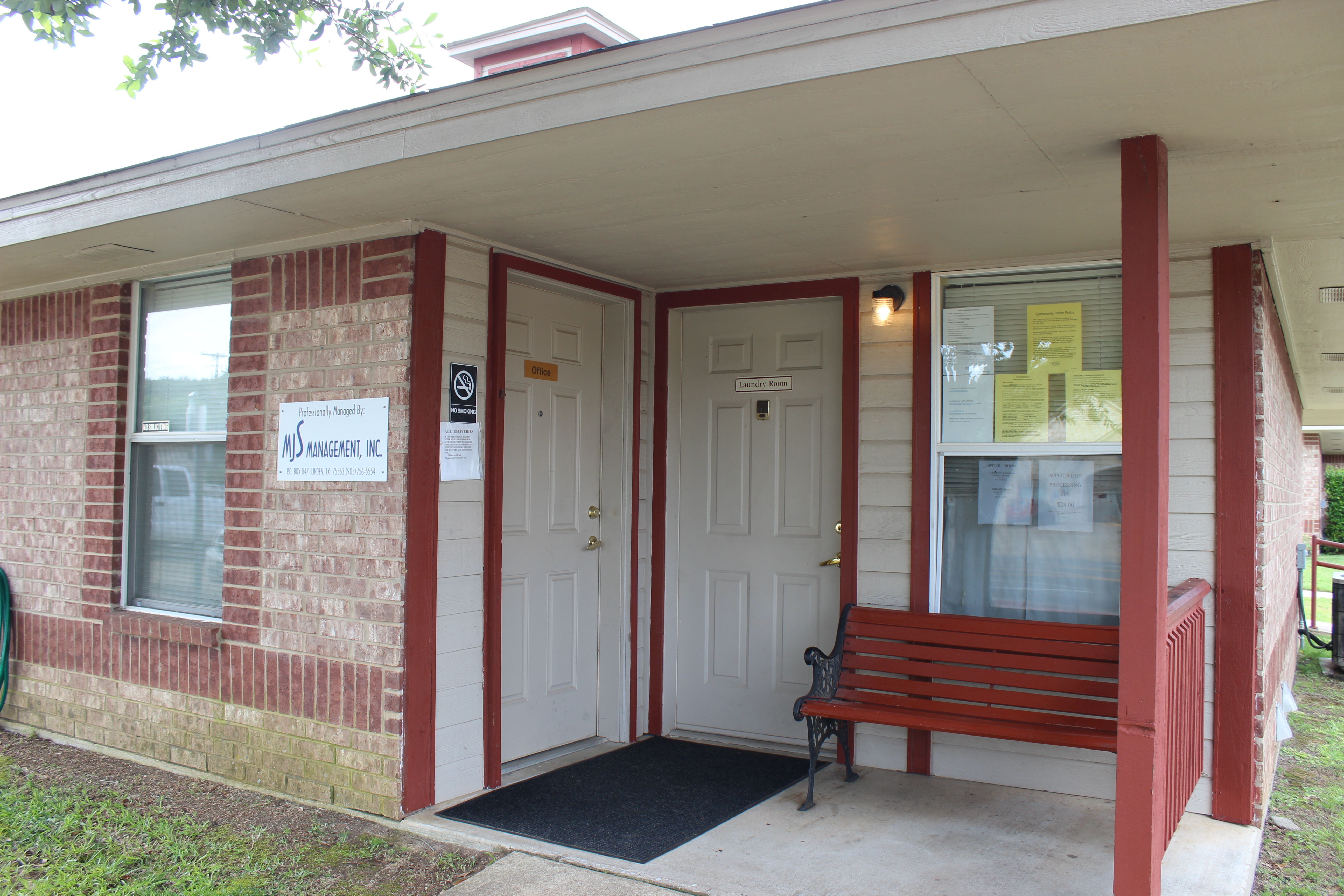 1500 E Marshall Ave – photo 2