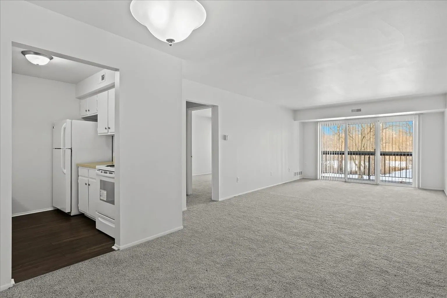 Willow Tree Apartments – photo 1