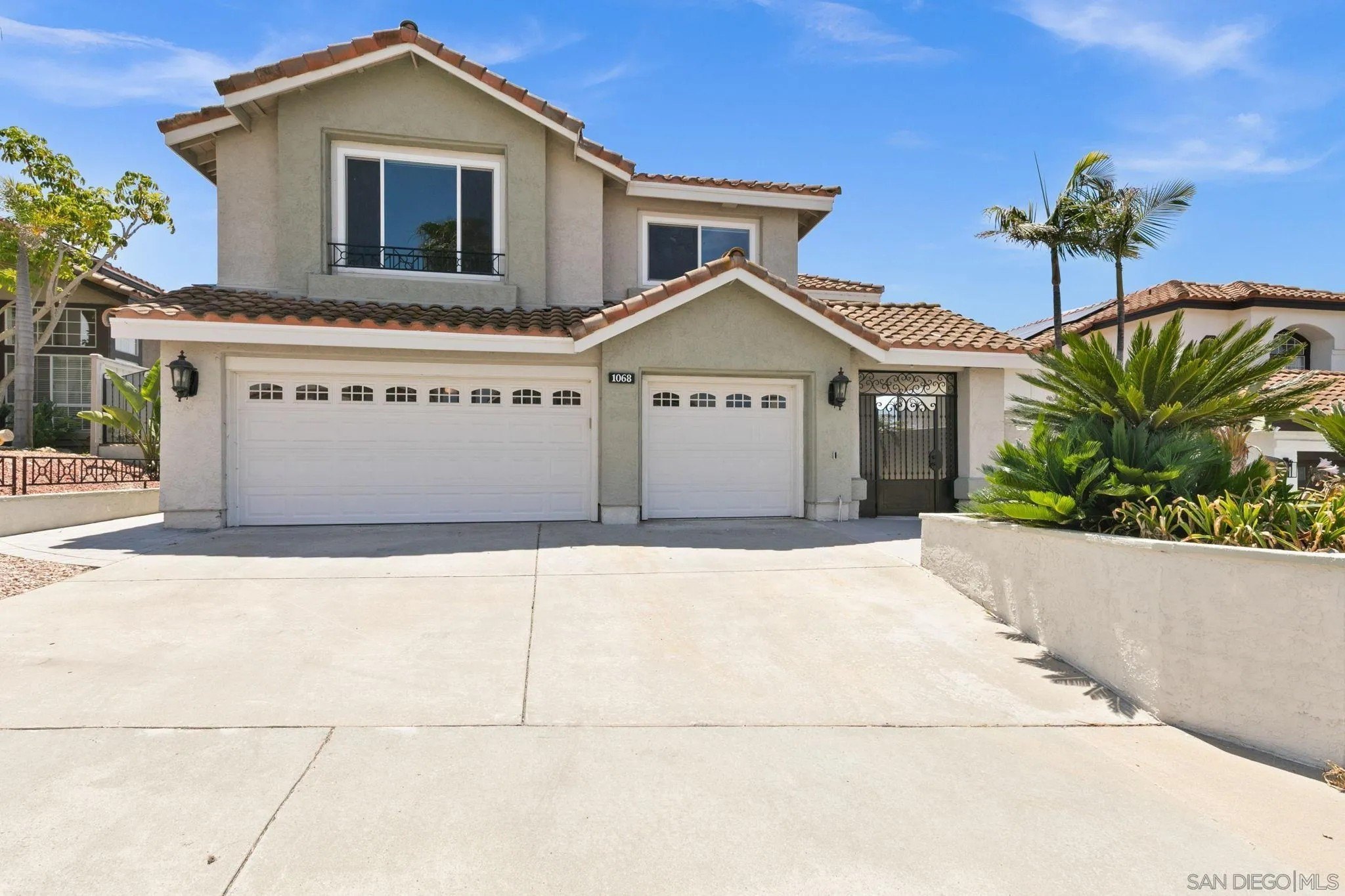 1068 Pacific Hill St – photo 4