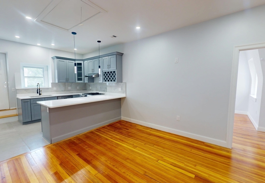 14 King St unit 3 – photo 5