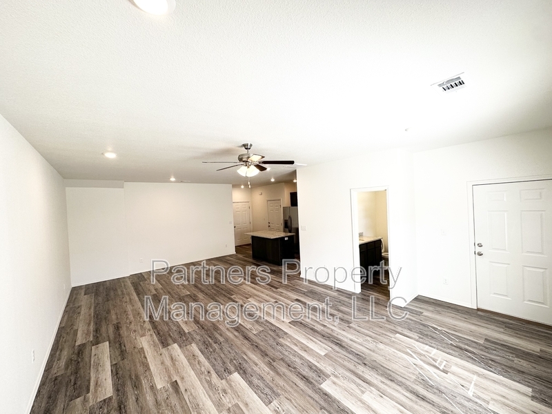 779 S Rupple Rd unit 1 – photo 3