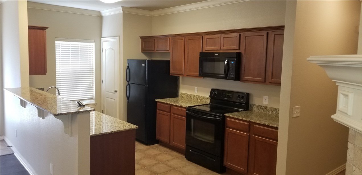 631 N Longfellow Ln – photo 5