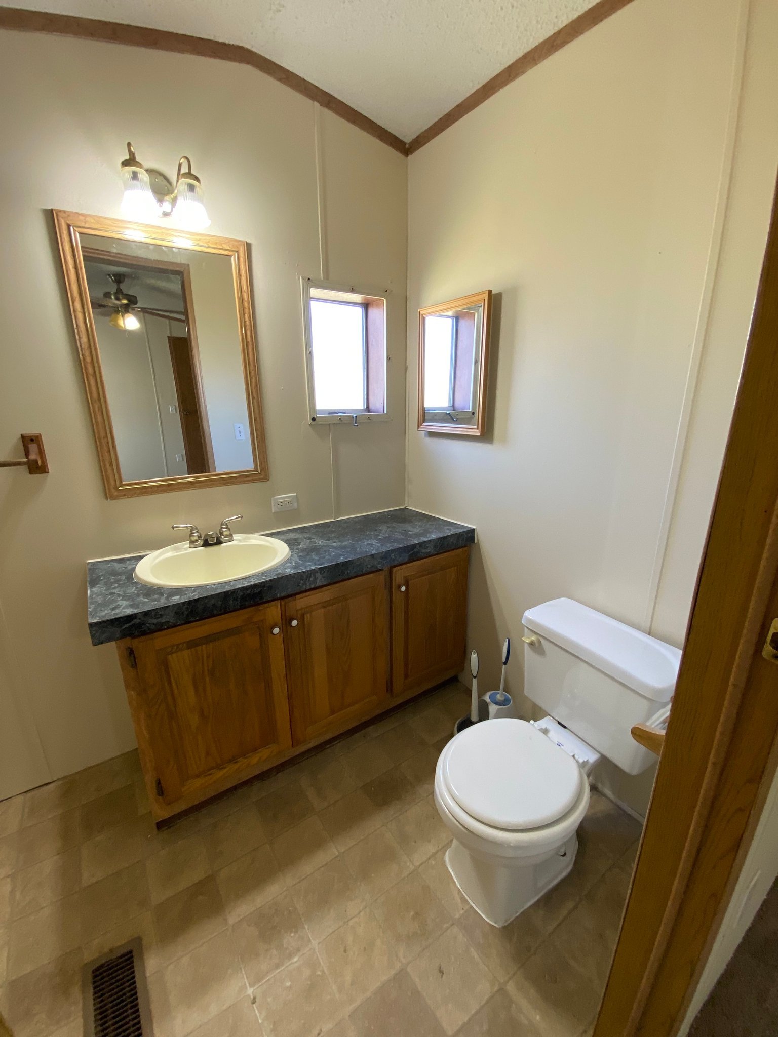 2242 S Sheeran Dr unit #572 – photo 5