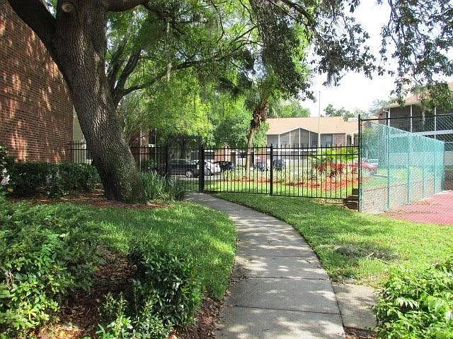 Meridian Apartments – photo 4