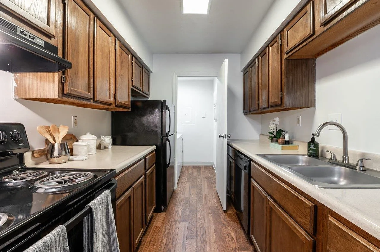 Cobblestone Grove Apartment Homes – photo 1