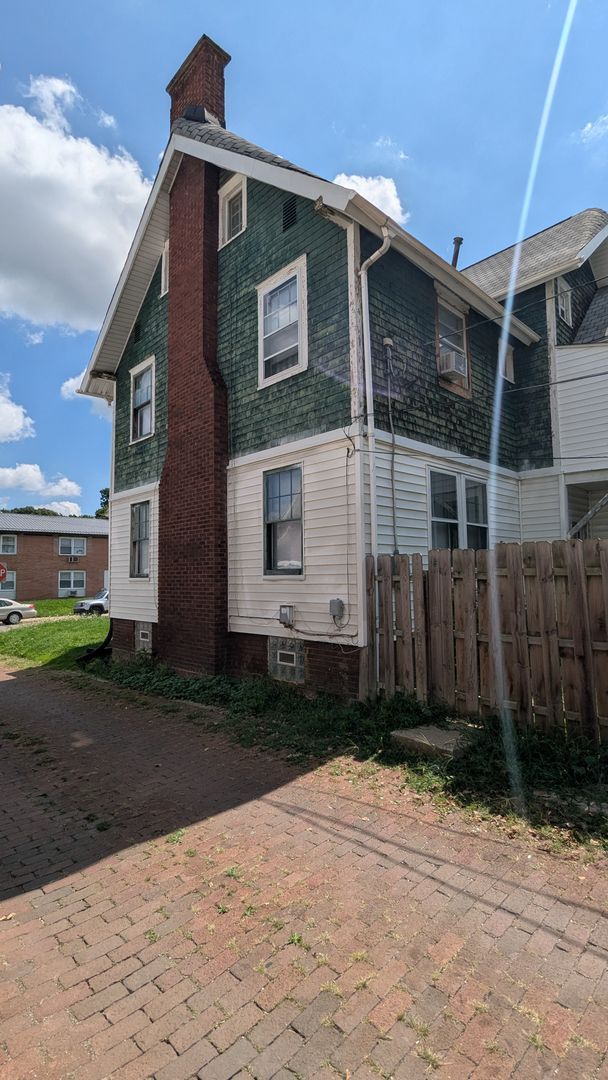1411 Yale Ave NW unit Unit 1 – photo 2