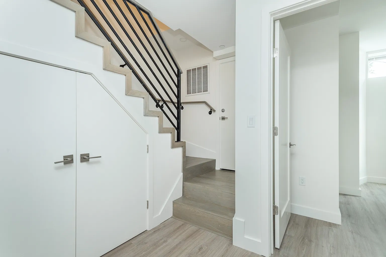 Longwood Row – photo 1