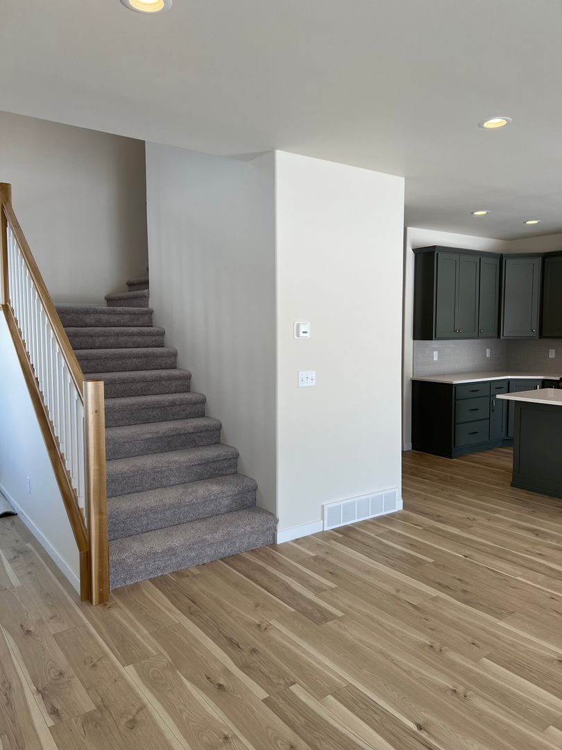1360 Goldenwood Dr – photo 4