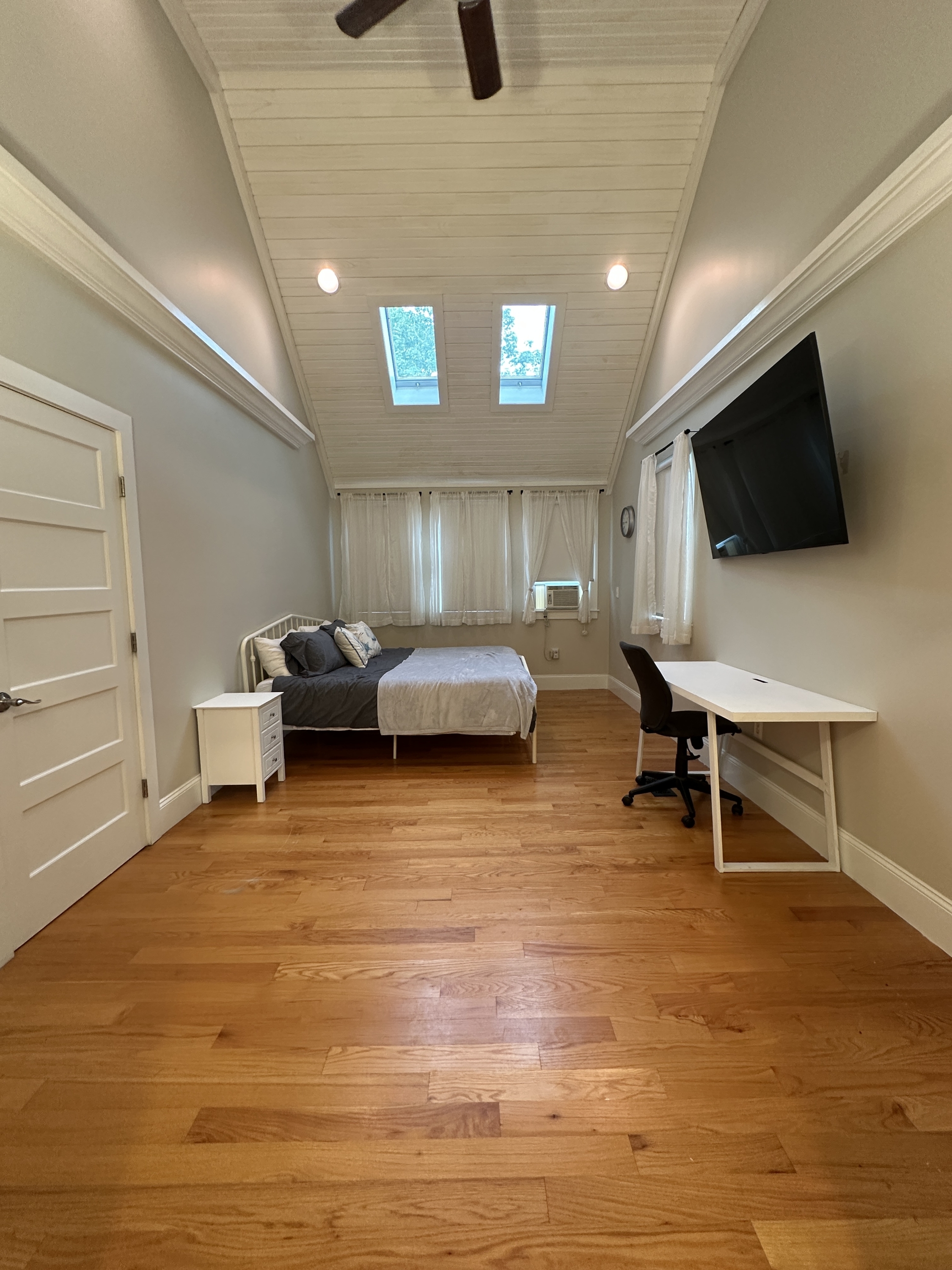 183 Babcock St – photo 5