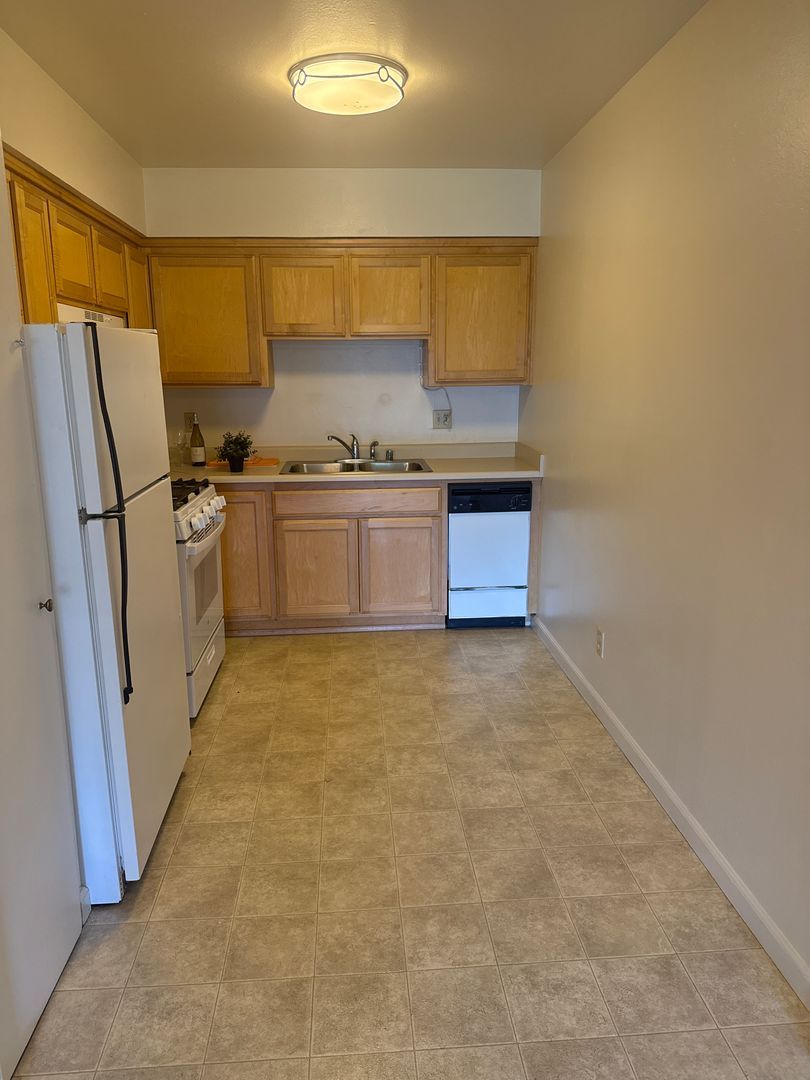 314 N Cloverdale Blvd unit # 5 – photo 3
